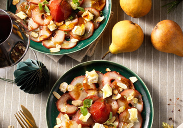 Carpaccio van stoofperen met camembert